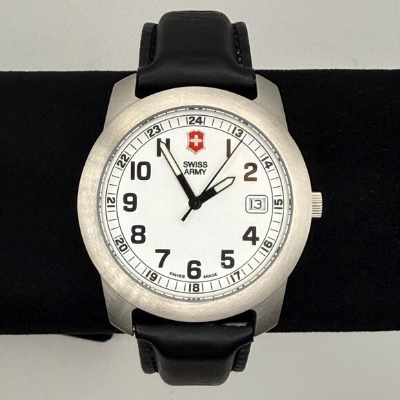 Victorinox Swiss Army Vintage 2004 Field Round Unisex Watch Working - Picture 1 of 10